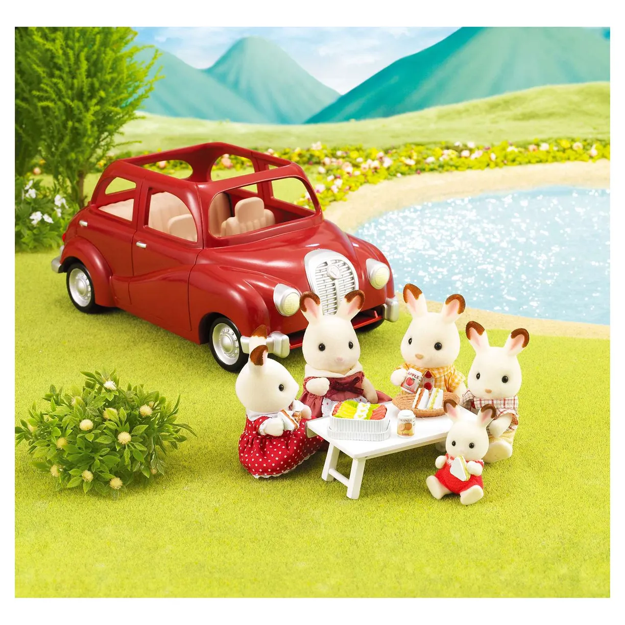 Набор Sylvanian Families Семейный автомобиль Красный 5273/2002 купить по  цене 91.6 руб. в интернет-магазине Детмир